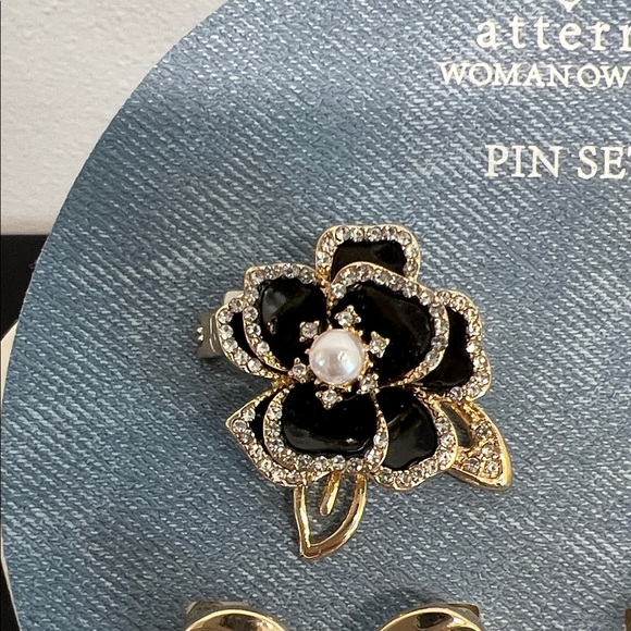 Atterri | Brooch Set - Picture 4 of 9